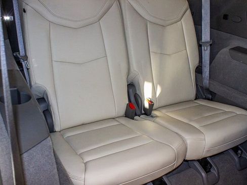 Used 2022 Cadillac XT6 Premium Luxury image 13