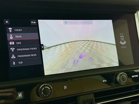 Certified 2023 Porsche Macan image 19