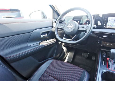 Certified 2025 Nissan Kicks SR image 11