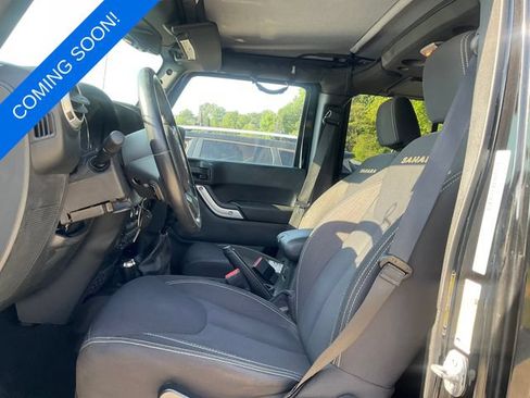 Used 2015 Jeep Wrangler Unlimited Sahara AWD/4WD image 3