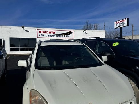 Used 2009 Nissan Rogue SL image 2