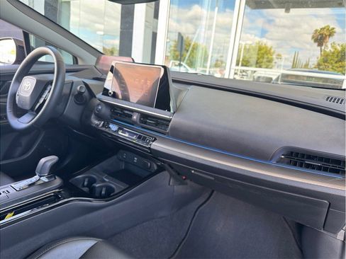 Used 2024 Toyota Prius XLE FWD image 22