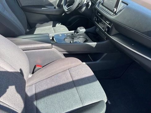 Used 2021 Nissan Rogue S FWD image 36