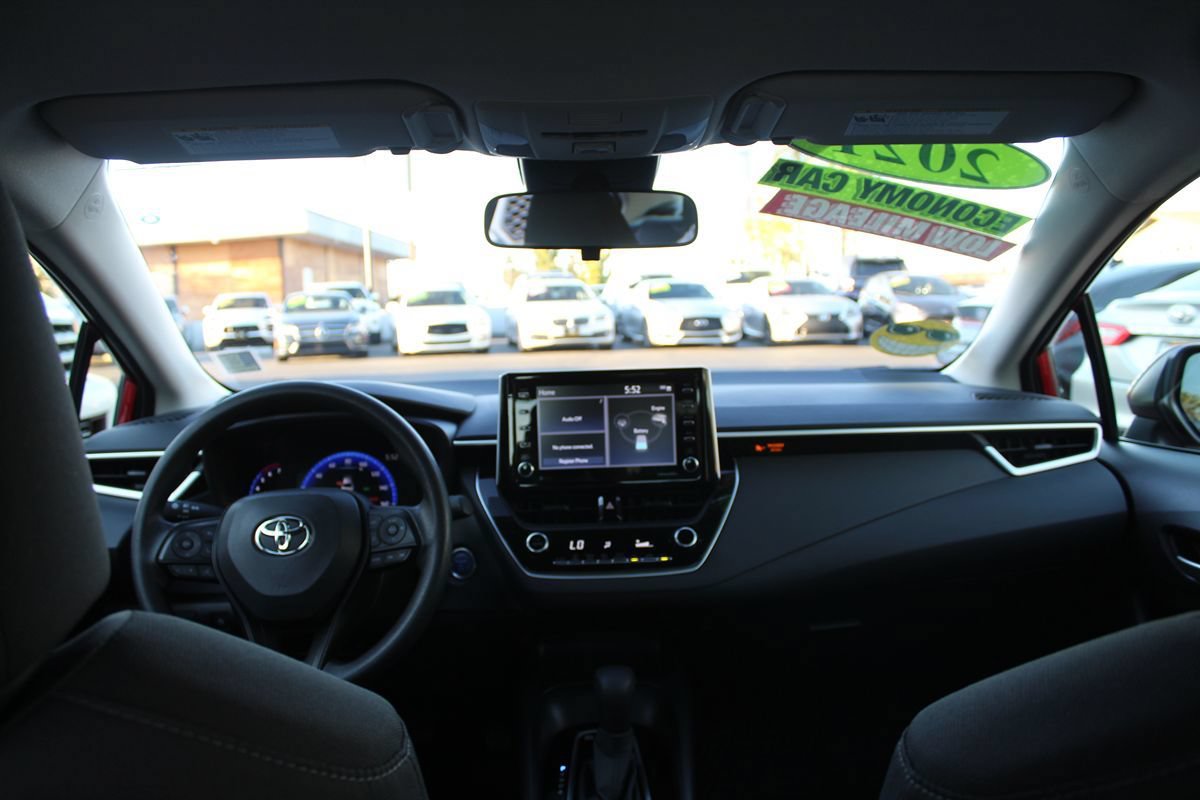 Used 2021 Toyota Corolla LE w/ Carpet Mat Package (TMS) FWD image 24