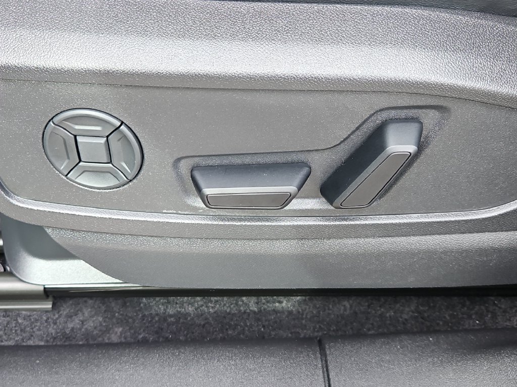 Certified 2025 Audi Q5 Premium AWD/4WD image 26