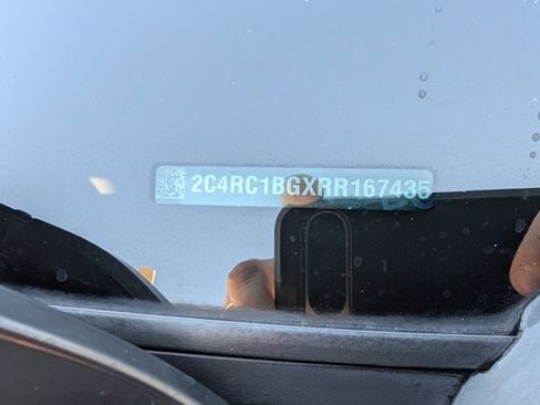 Used 2024 Chrysler Pacifica Touring-L image 33