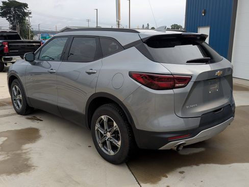 Used 2024 Chevrolet Blazer LT AWD/4WD image 2