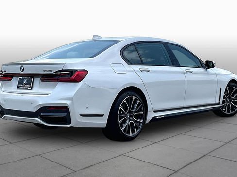 Used 2022 BMW 750i xDrive w/ Luxury Rear Seating Package AWD/4WD image 12