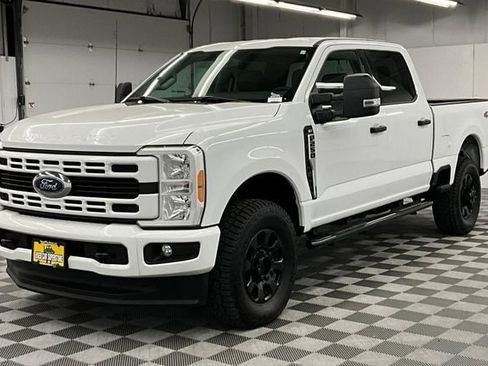 Used 2023 Ford F250 XLT AWD/4WD image 11