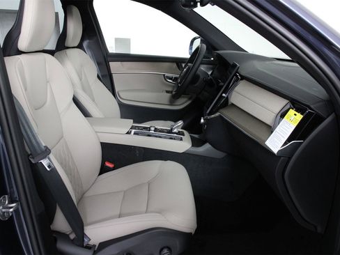 New 2026 Volvo XC90 B6 Plus w/ Protection Package Premier image 10