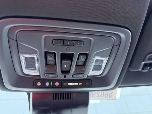 Certified 2025 Chevrolet Silverado 2500 ZR2 w/ Technology Package AWD/4WD image 35