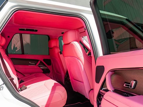 Used 2025 Land Rover Range Rover SE image 13