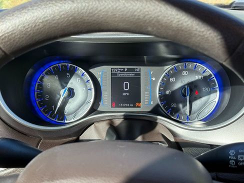 Used 2018 Chrysler Pacifica Touring Plus w/ Tire & Wheel Group image 3