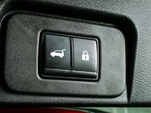 Used 2024 Nissan Rogue SV AWD/4WD image 32