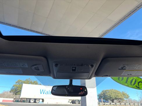 Used 2016 Nissan Rogue SL w/ SL Premium Package image 18