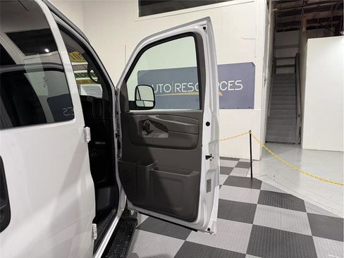 Used 2014 Chevrolet Express 2500 LS image 29