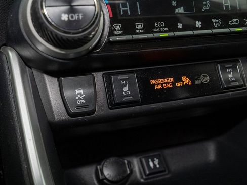 Used 2019 Toyota RAV4 XLE w/ Convenience Package image 17