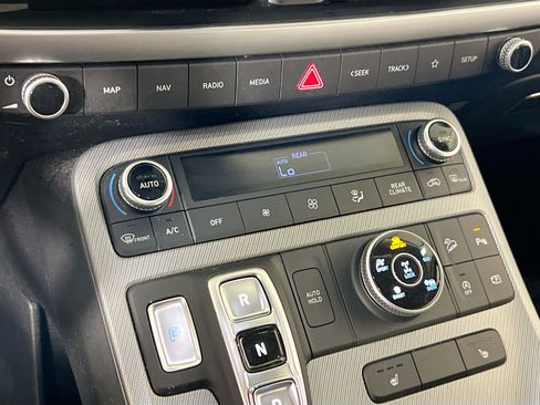 Used 2023 Hyundai Palisade SEL AWD/4WD image 16