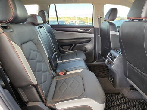 Used 2024 Volkswagen Atlas Peak Edition SE image 26