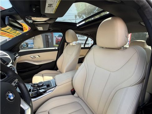 Used 2019 BMW 330i Sedan w/ Premium Package image 18