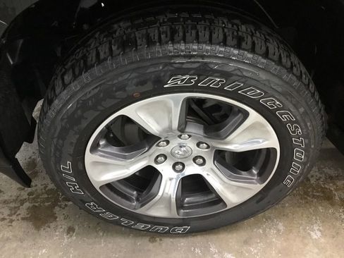 Used 2023 RAM 1500 Laramie AWD/4WD image 5