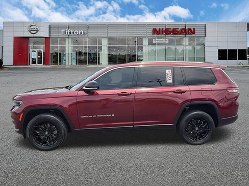 Used 2023 Jeep Grand Cherokee L Limited RWD image 4