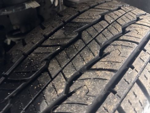 Used 2025 Chevrolet Silverado 1500 LT image 40