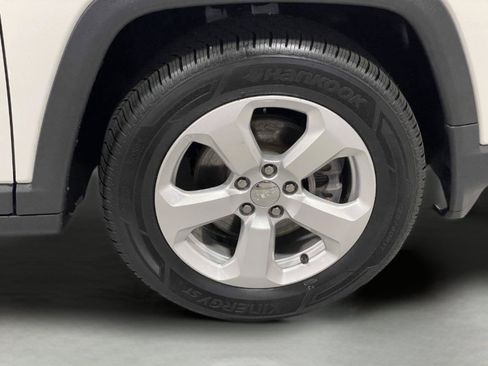 Used 2021 Jeep Compass Latitude w/ Sun and Sound Group FWD image 39