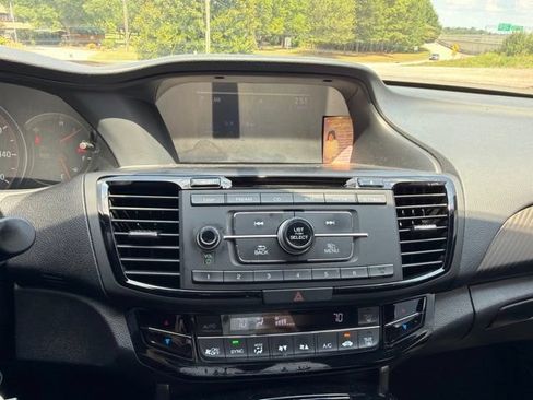 Used 2016 Honda Accord Sport image 25