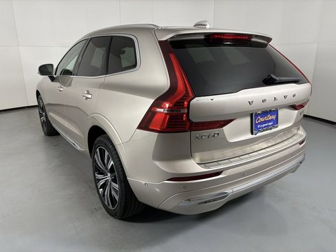 Used 2023 Volvo XC60 B5 Plus image 6