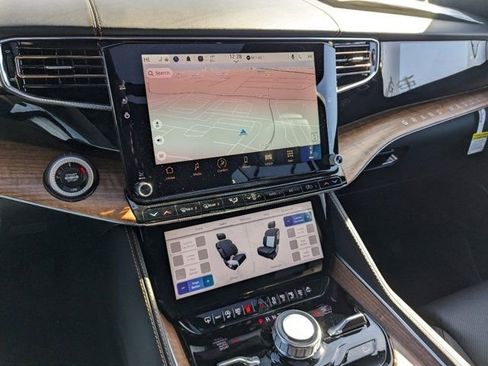 New 2024 Jeep Grand Wagoneer L Series III AWD/4WD image 9