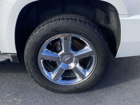 Used 2014 Chevrolet Suburban LTZ image 7