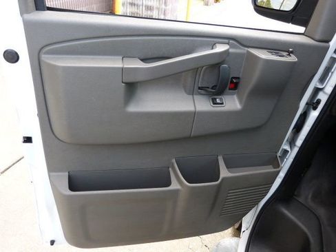 Used 2022 Chevrolet Express 2500 w/ Driver Convenience Package image 25