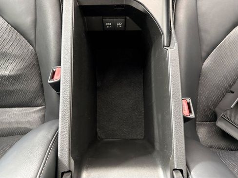 Used 2018 Toyota Camry XSE FWD image 32