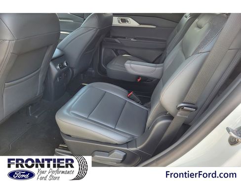 Used 2026 Ford Explorer Active AWD/4WD image 25
