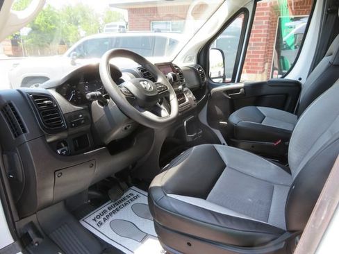 Used 2024 RAM ProMaster 2500 w/ Convenience Group FWD image 21