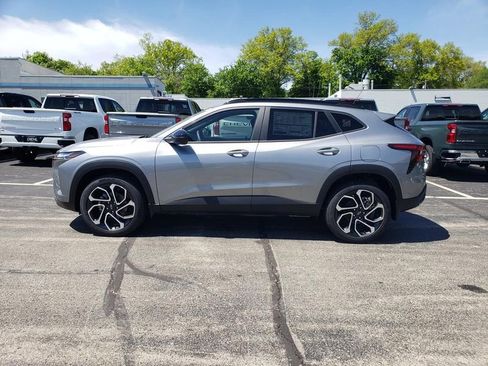 New 2026 Chevrolet Trax RS w/ Driver Confidence Package FWD image 3