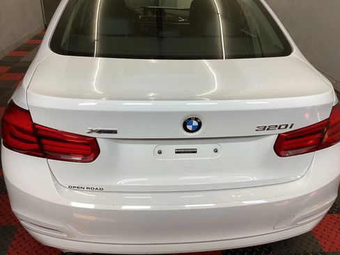 Used 2016 BMW 320i xDrive Sedan AWD/4WD image 19