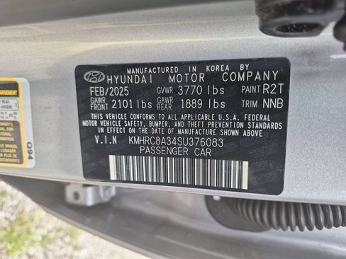 Used 2025 Hyundai Venue SEL FWD image 35