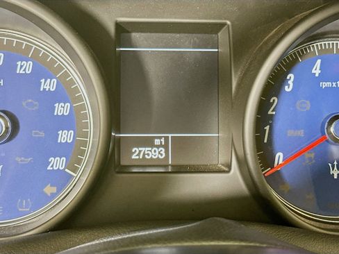 Used 2018 Maserati GranTurismo Convertible image 13