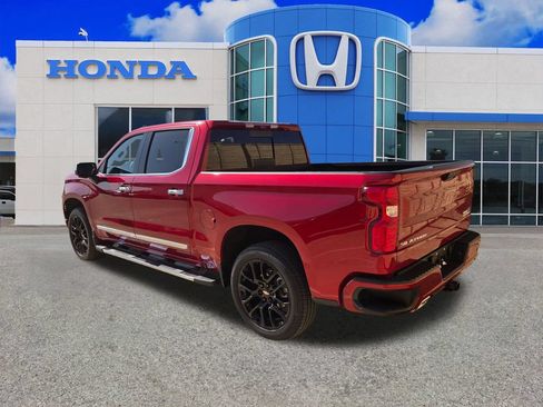 Used 2025 Chevrolet Silverado 1500 High Country w/ Technology Package AWD/4WD image 16