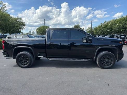 Used 2024 Chevrolet Silverado 2500 LTZ w/ LTZ Plus Package AWD/4WD image 2