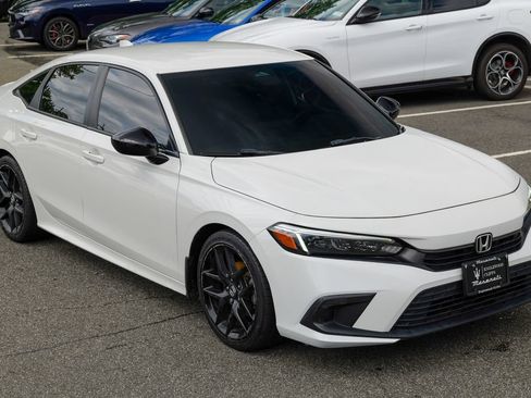 Used 2023 Honda Civic Sport image 9