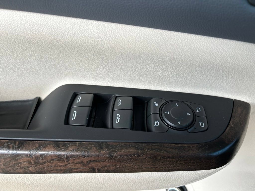 Used 2022 GMC Acadia Denali w/ Denali Ultimate Package FWD image 29