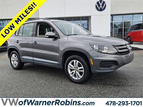 Used 2016 Volkswagen Tiguan S image 1