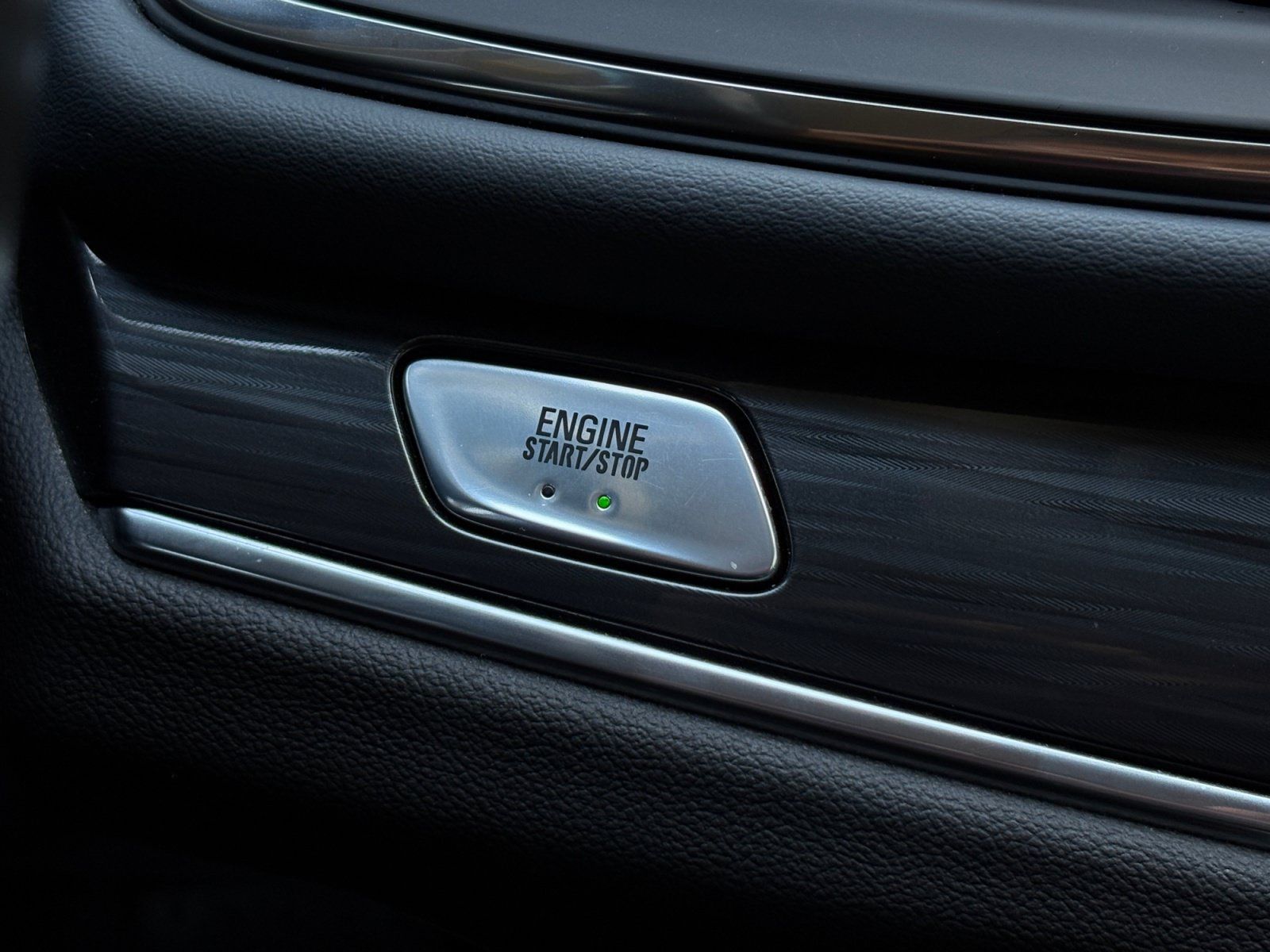 Used 2019 Buick Enclave Essence FWD image 19