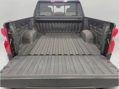 Used 2019 Chevrolet Silverado 1500 High Country w/ Z71 Off-Road Package AWD/4WD image 15