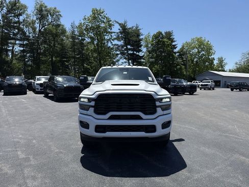 New 2026 RAM 2500 Tradesman AWD/4WD image 16
