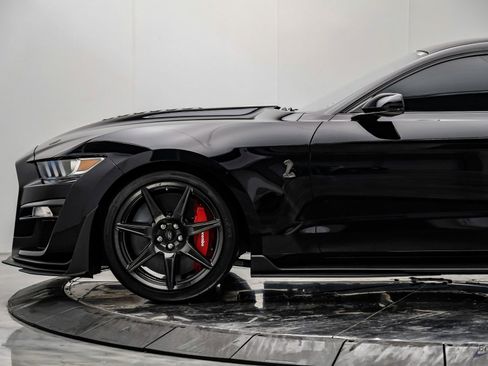 Used 2021 Ford Mustang Shelby GT500 w/ Carbon Fiber Track Pack image 10