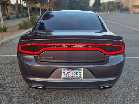 Used 2017 Dodge Charger SE RWD image 40